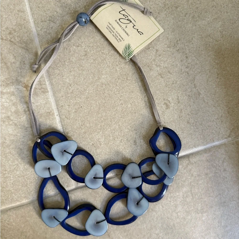 Tagua Blue Earrings and necklace - Picture 1 of 6